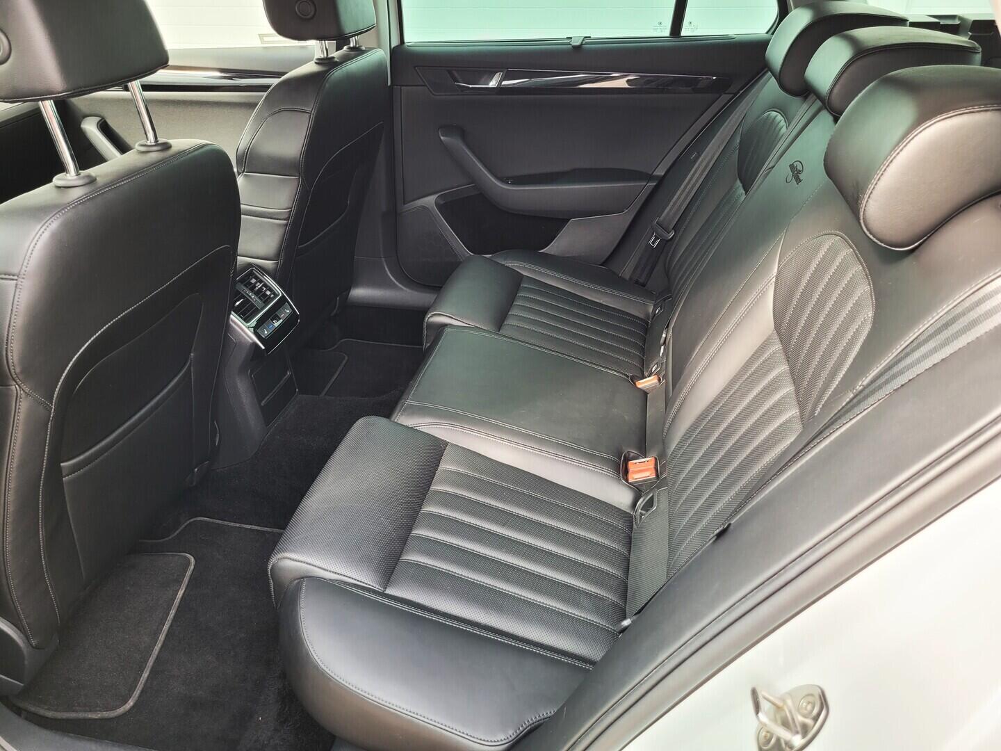 O619V07864_32.webp_SUPERB L&K 2.0 TSI 206 kW automat