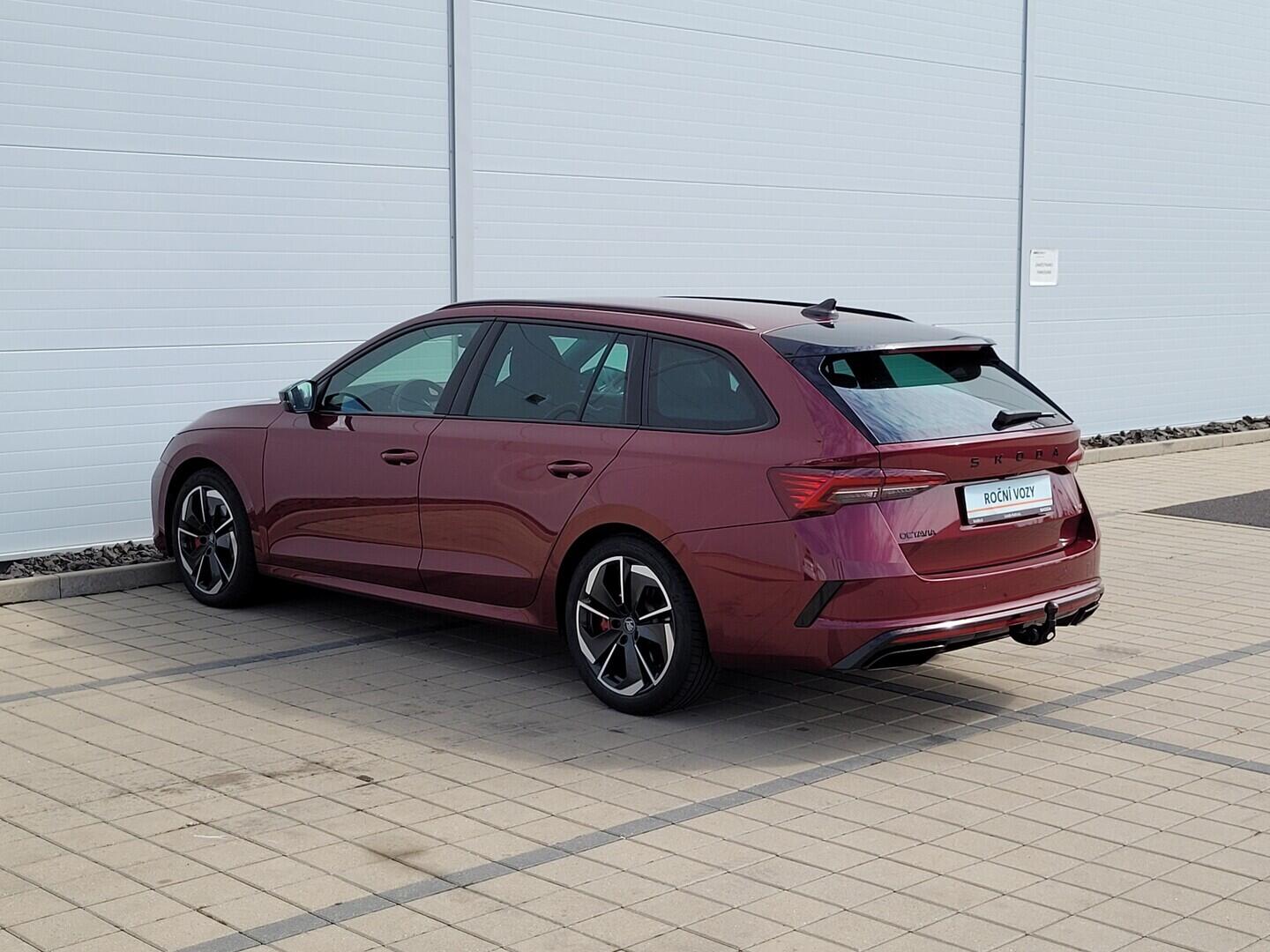 O619V07868_16.webp_OCTAVIA RS 2.0 TSI 195 kW automat, DPH