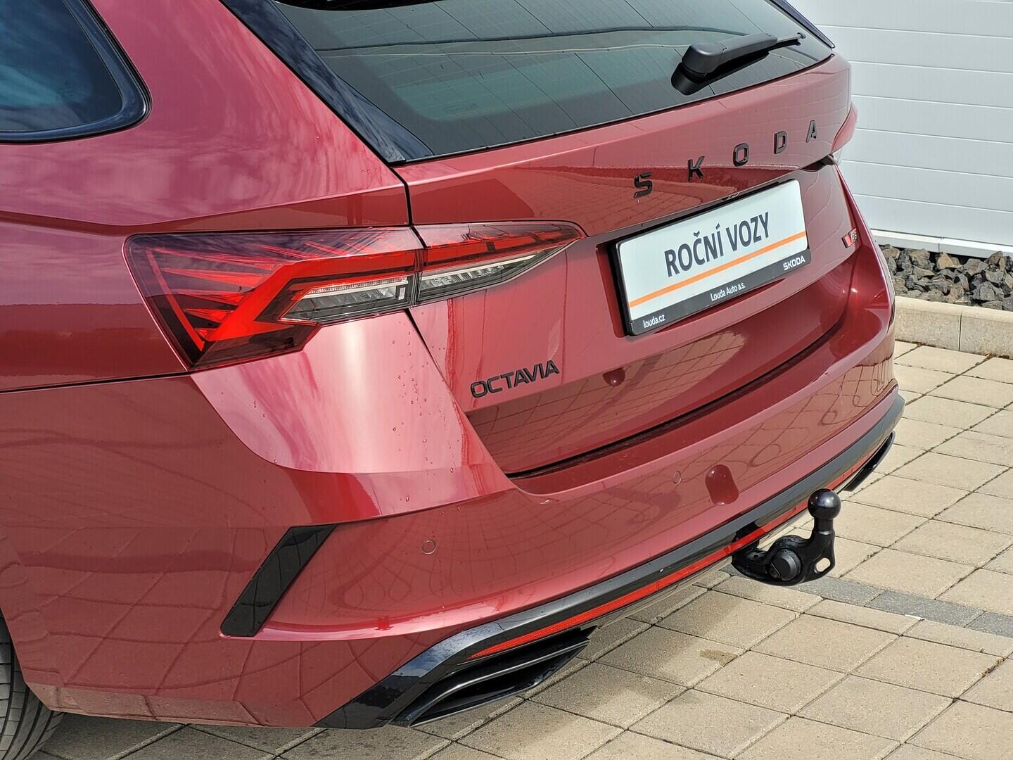 O619V07868_32.webp_OCTAVIA RS 2.0 TSI 195 kW automat, DPH