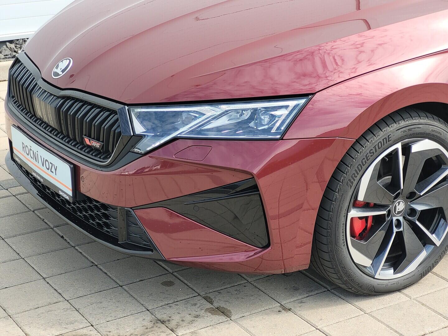 O619V07868_34.webp_OCTAVIA RS 2.0 TSI 195 kW automat, DPH