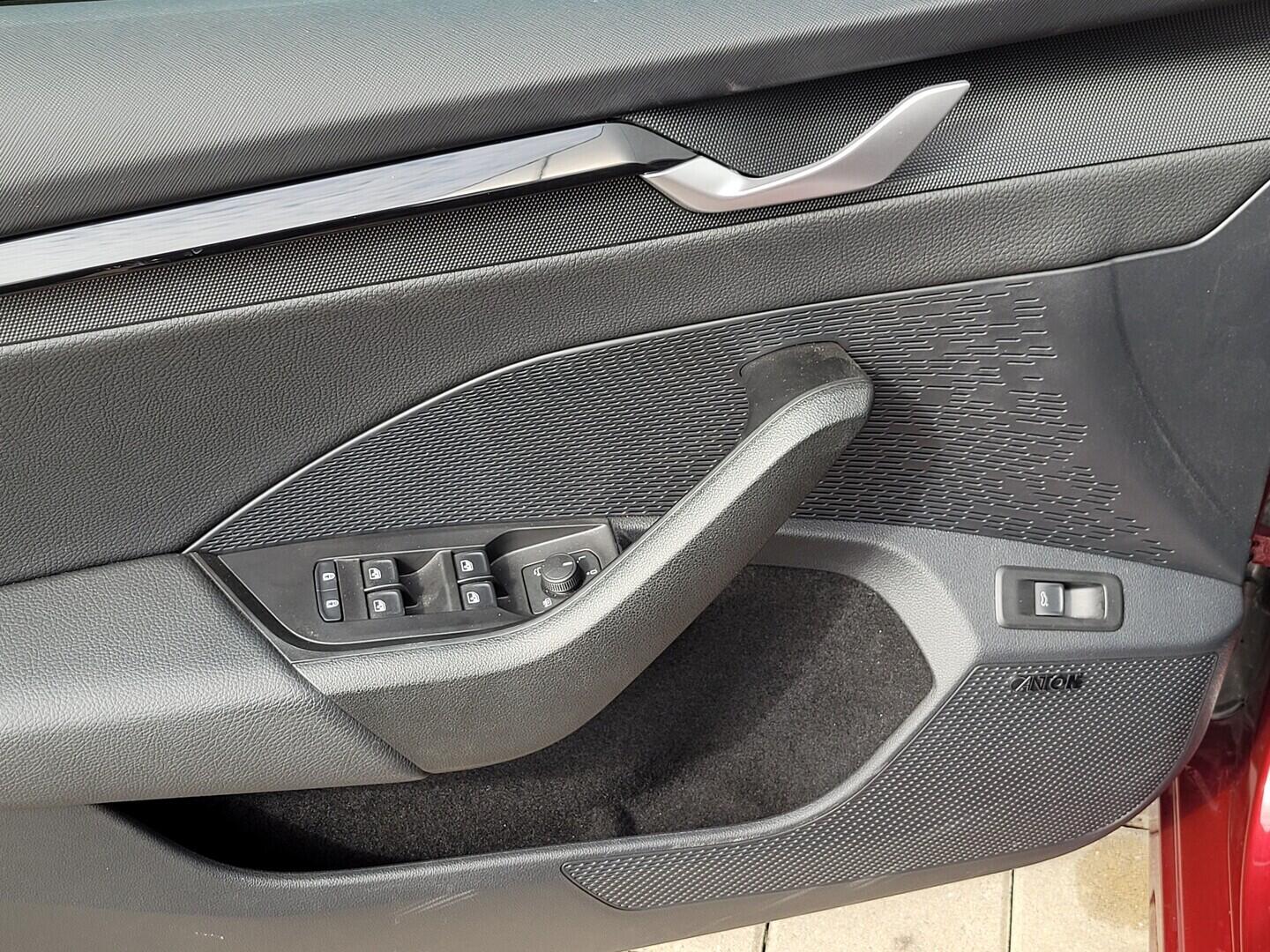 O619V07868_36.webp_OCTAVIA RS 2.0 TSI 195 kW automat, DPH