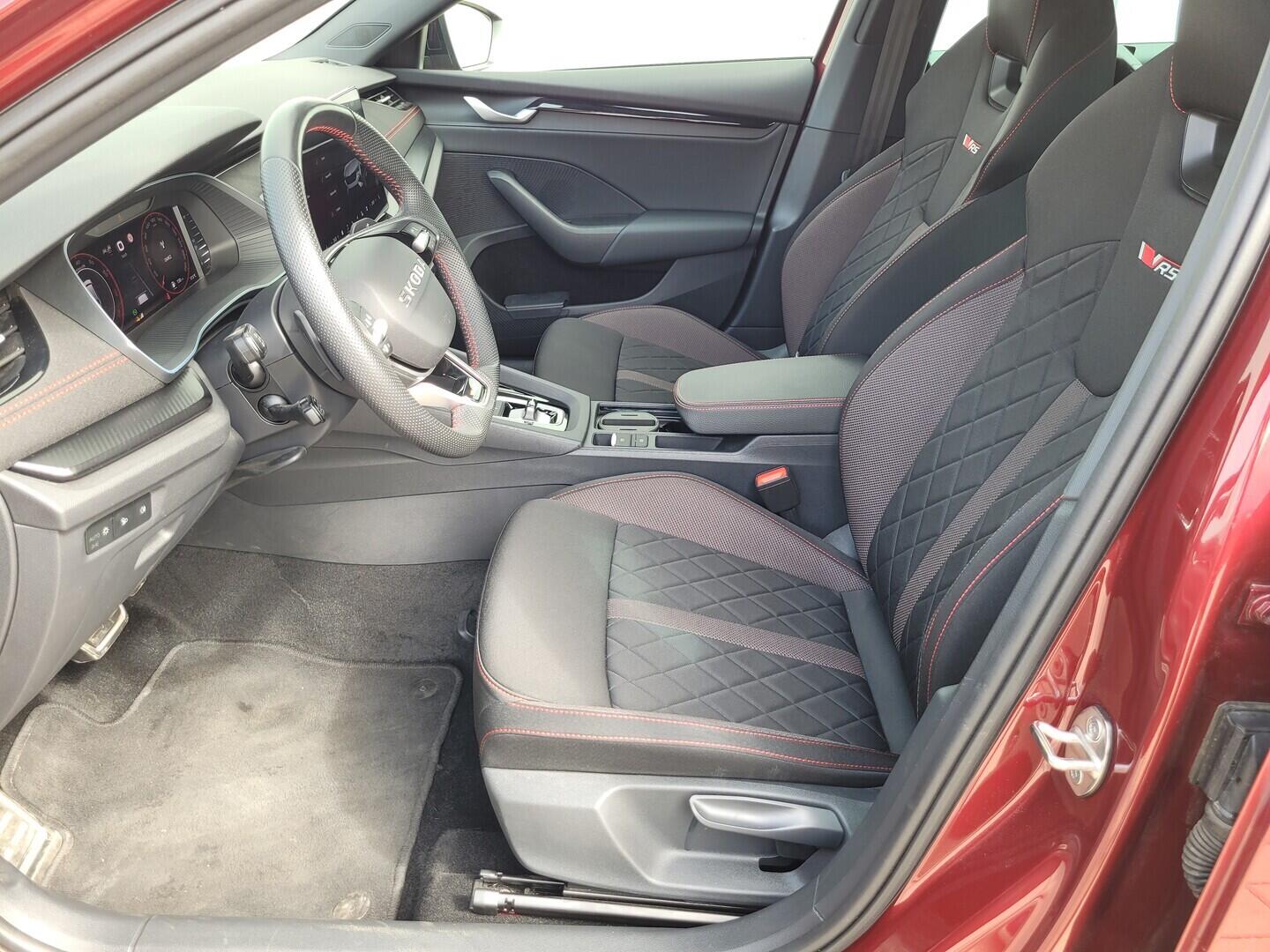 O619V07868_38.webp_OCTAVIA RS 2.0 TSI 195 kW automat, DPH