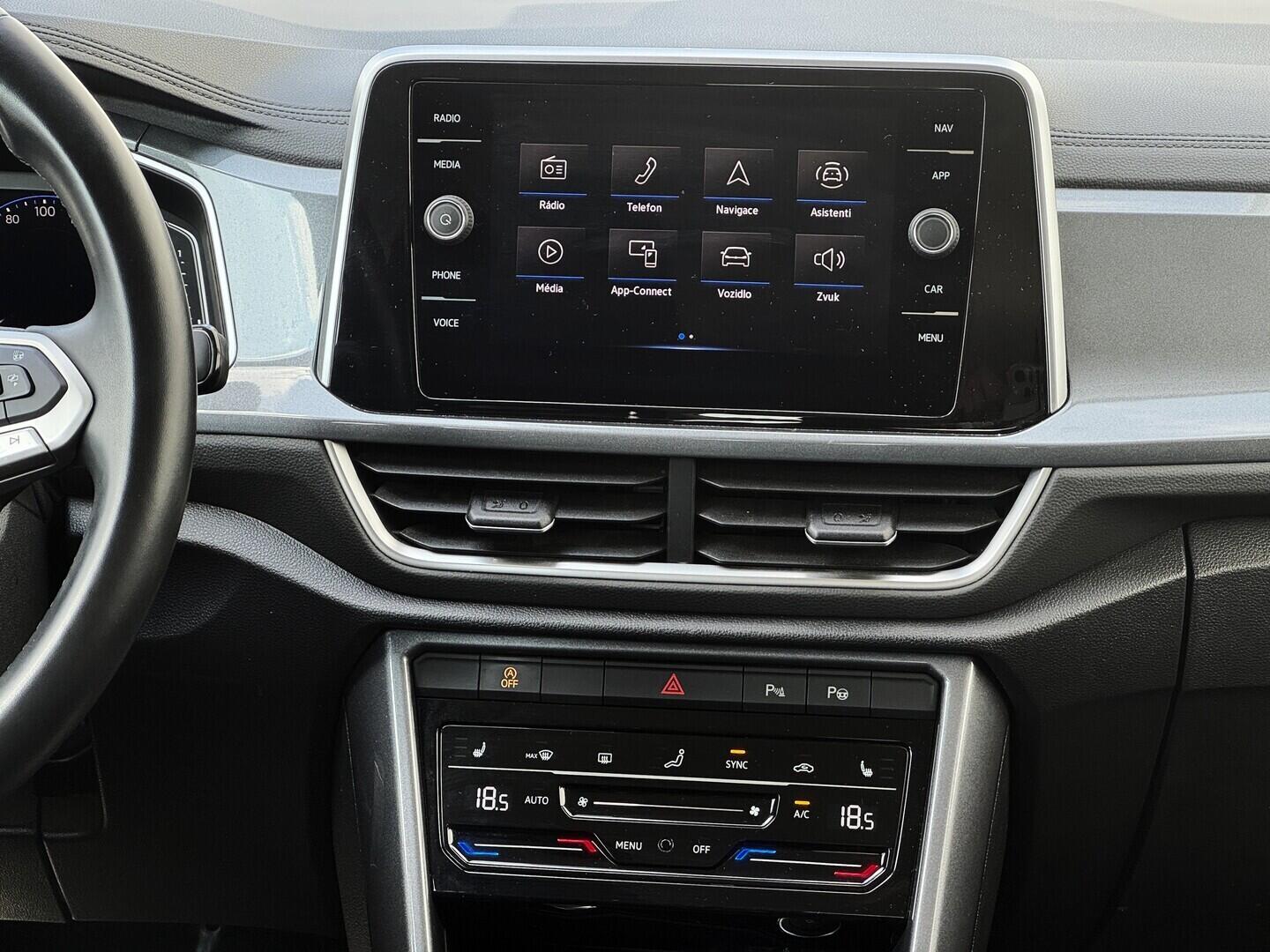 O619V07869_28.webp_T-ROC Style 1.0 TSI 81 kW manuál