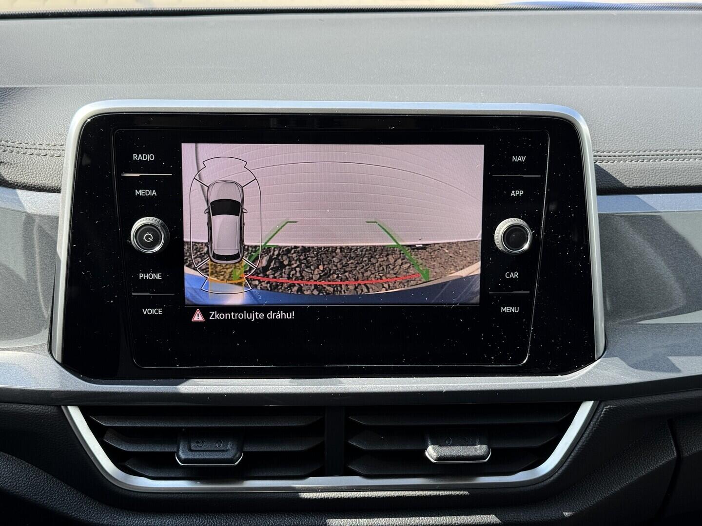 O619V07869_33.webp_T-ROC Style 1.0 TSI 81 kW manuál