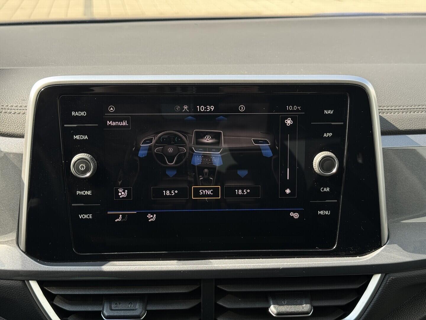 O619V07869_34.webp_T-ROC Style 1.0 TSI 81 kW manuál