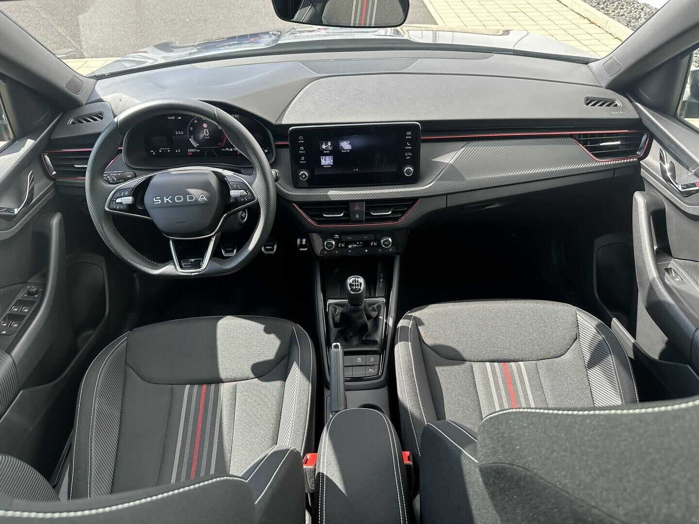 O619V07872_18.webp_KAMIQ Monte Carlo 1.5 TSI 110 kW manuál, DPH