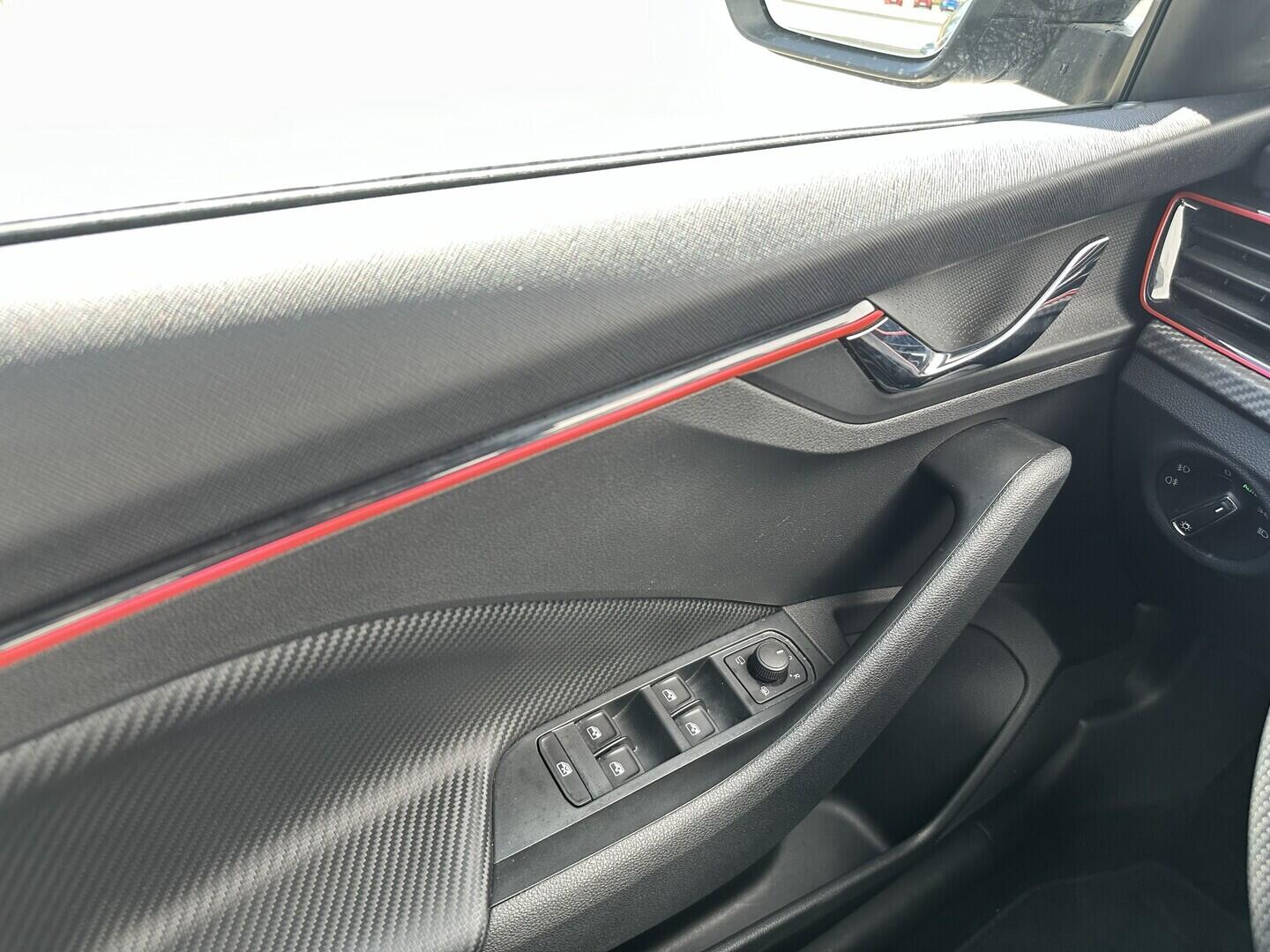 O619V07872_23.webp_KAMIQ Monte Carlo 1.5 TSI 110 kW manuál, DPH