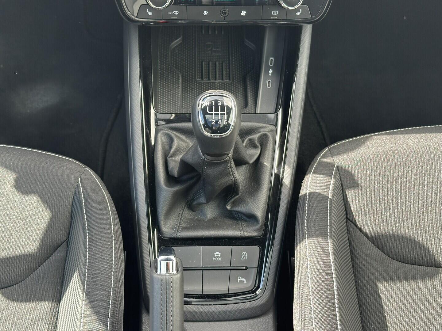 O619V07872_24.webp_KAMIQ Monte Carlo 1.5 TSI 110 kW manuál, DPH