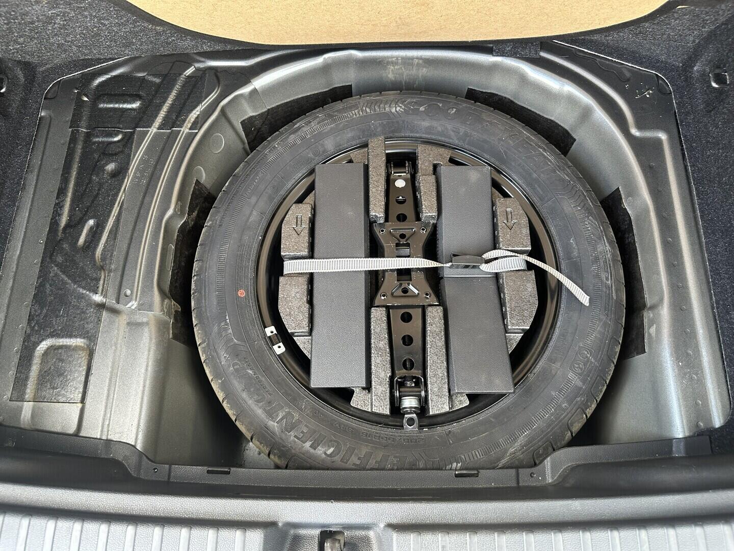 O619V07872_32.webp_KAMIQ Monte Carlo 1.5 TSI 110 kW manuál, DPH