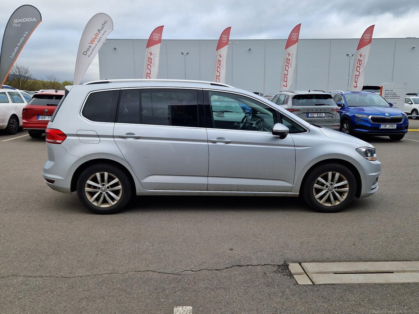 O619V07873_12.webp_TOURAN Highline 1.5 TSI 110 kW manuál