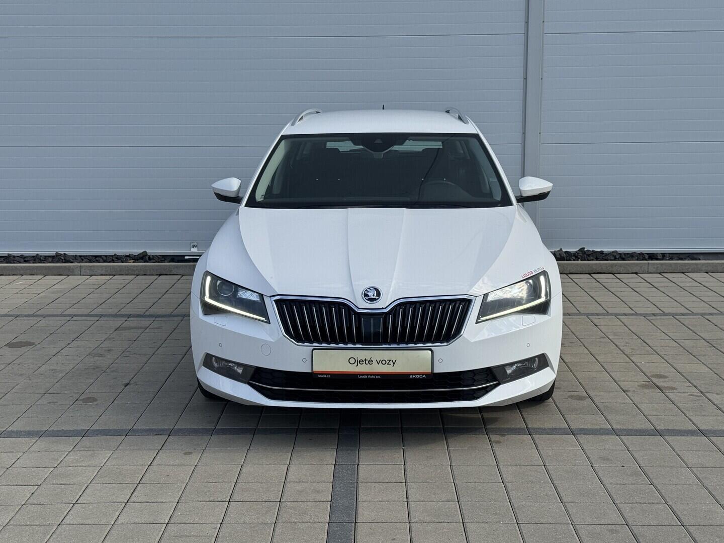 O619V07879_11.webp_SUPERB Style 2.0 TDI 140 kW automat, DPH