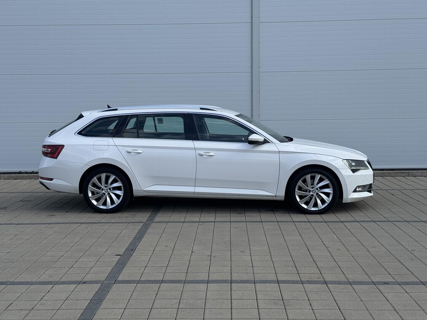 O619V07879_13.webp_SUPERB Style 2.0 TDI 140 kW automat, DPH