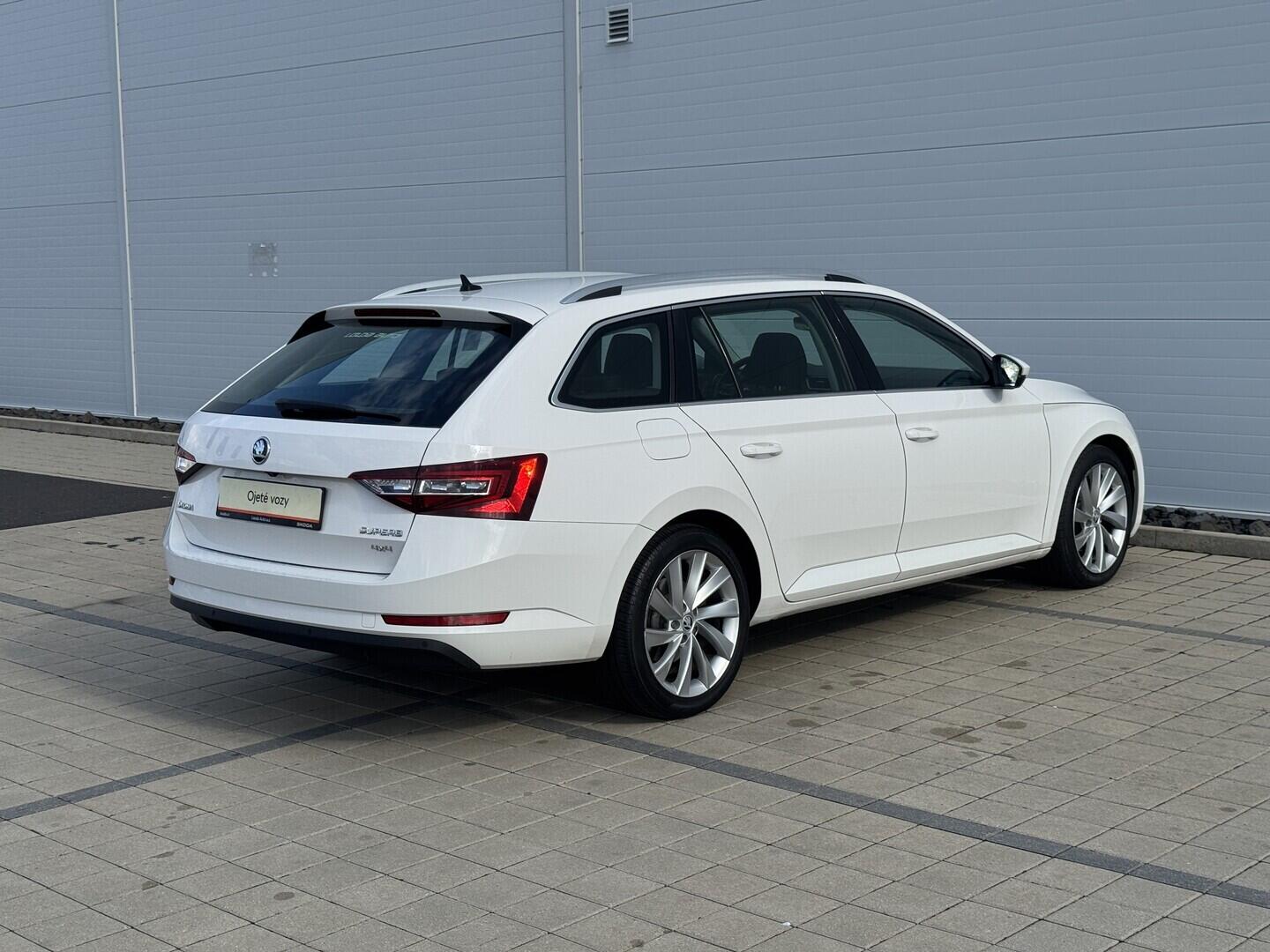 O619V07879_14.webp_SUPERB Style 2.0 TDI 140 kW automat, DPH