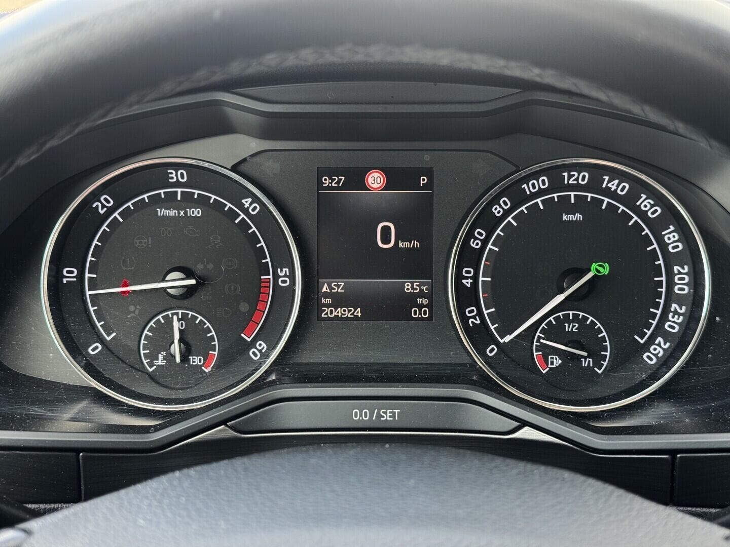 O619V07879_19.webp_SUPERB Style 2.0 TDI 140 kW automat, DPH