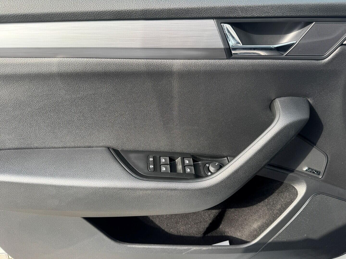 O619V07879_24.webp_SUPERB Style 2.0 TDI 140 kW automat, DPH