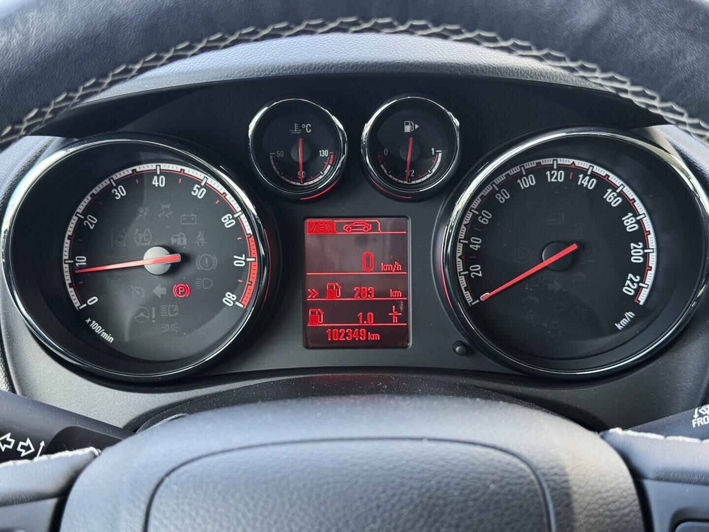 O619V07893_19.webp_MERIVA drive! 1.4 TURBO 103 kW manuál