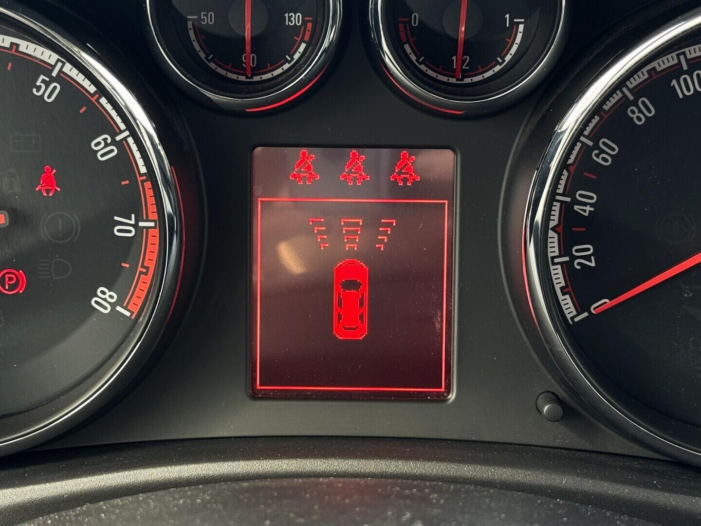 O619V07893_33.webp_MERIVA drive! 1.4 TURBO 103 kW manuál
