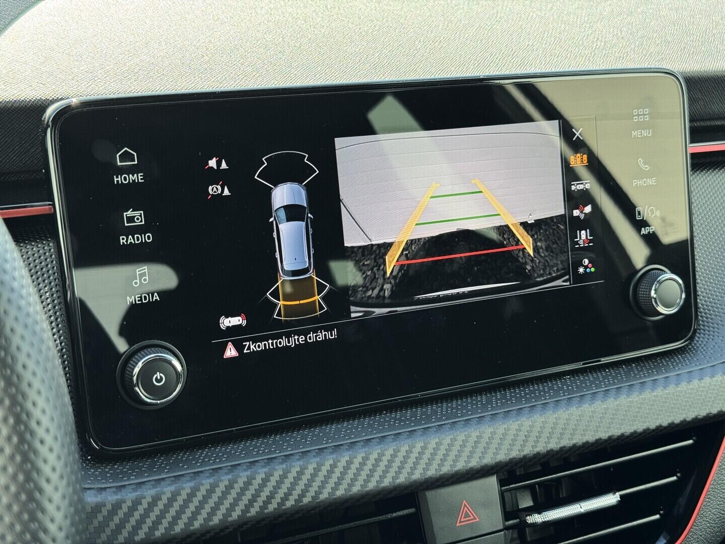 O619V07897_34.webp_KAMIQ Monte Carlo 1.0 TSI 85 kW manuál, DPH