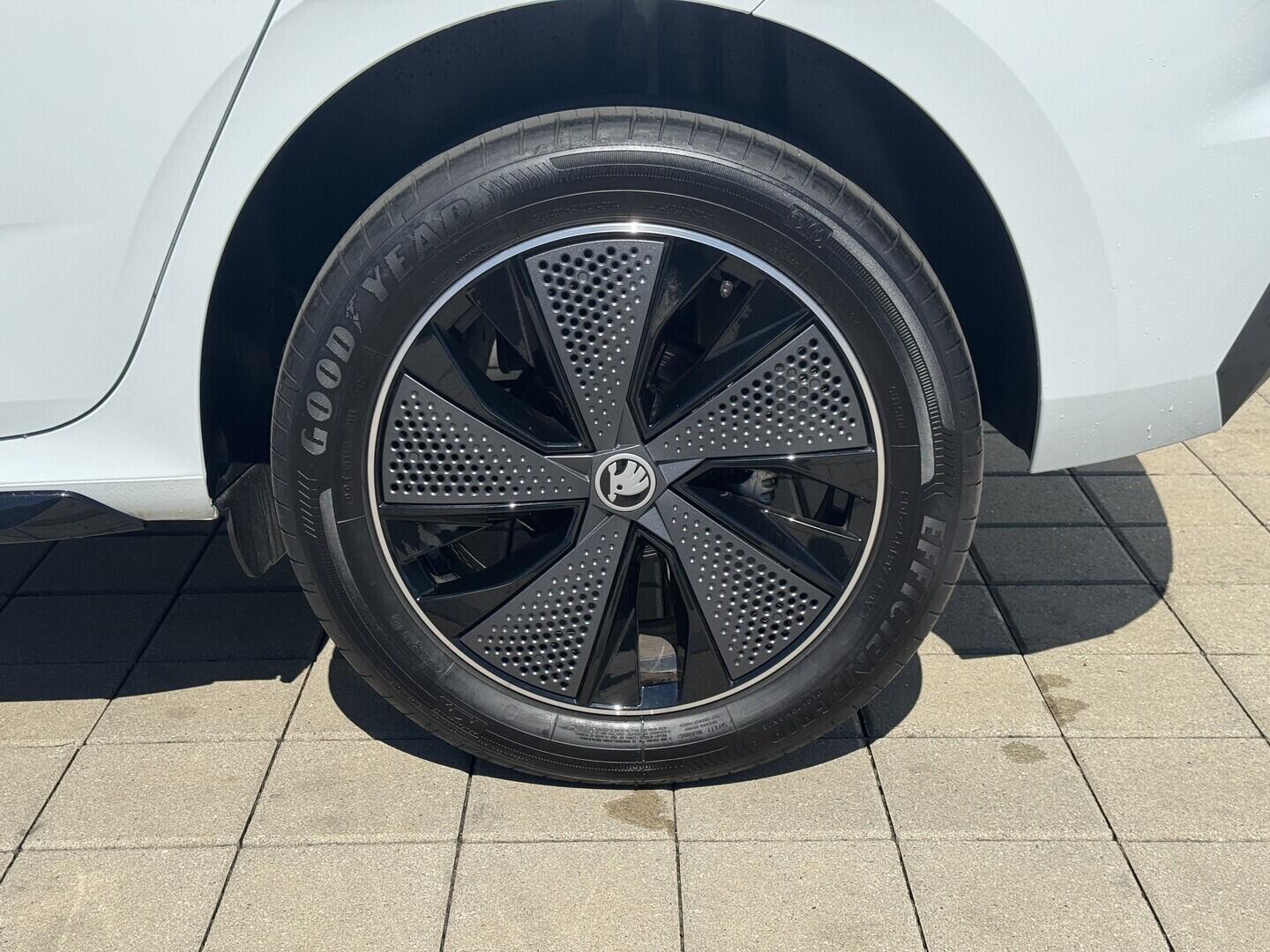 O619V07897_35.webp_KAMIQ Monte Carlo 1.0 TSI 85 kW manuál, DPH