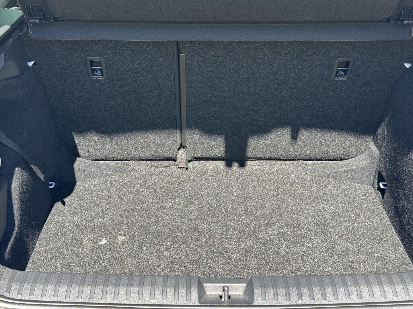 O619V07897_36.webp_KAMIQ Monte Carlo 1.0 TSI 85 kW manuál, DPH