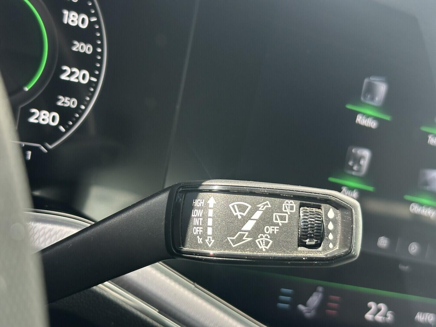 O619V07898_22.webp_TOUAREG R-line 3.0 TDI 210 kW automat, DPH