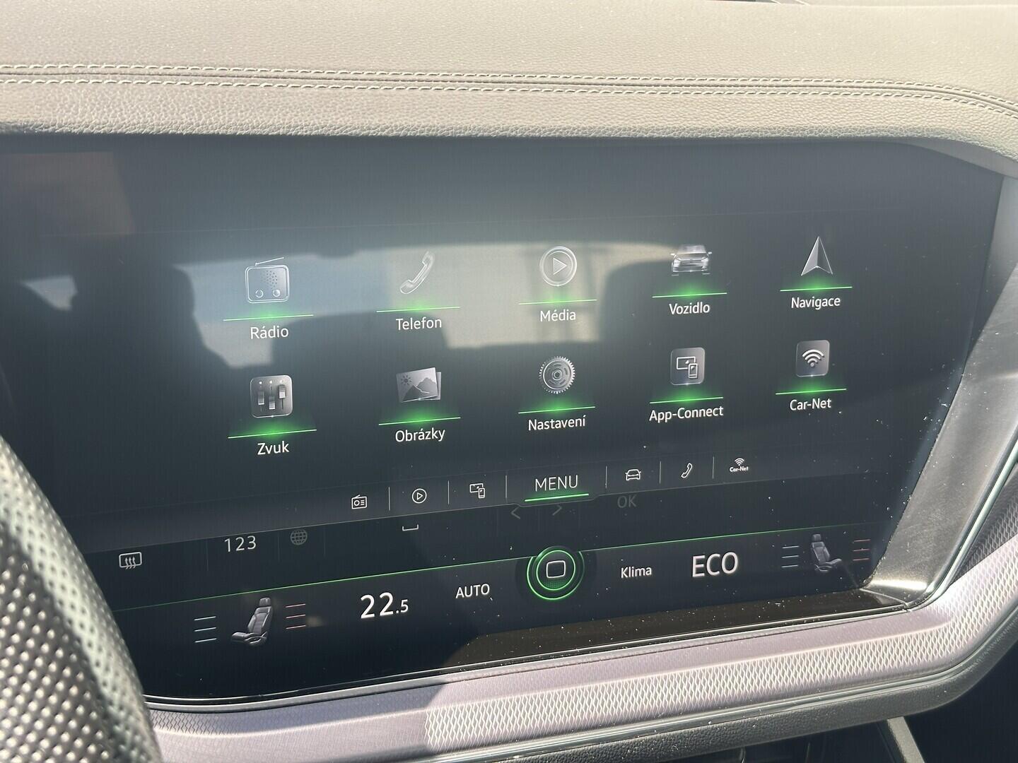 O619V07898_25.webp_TOUAREG R-line 3.0 TDI 210 kW automat, DPH