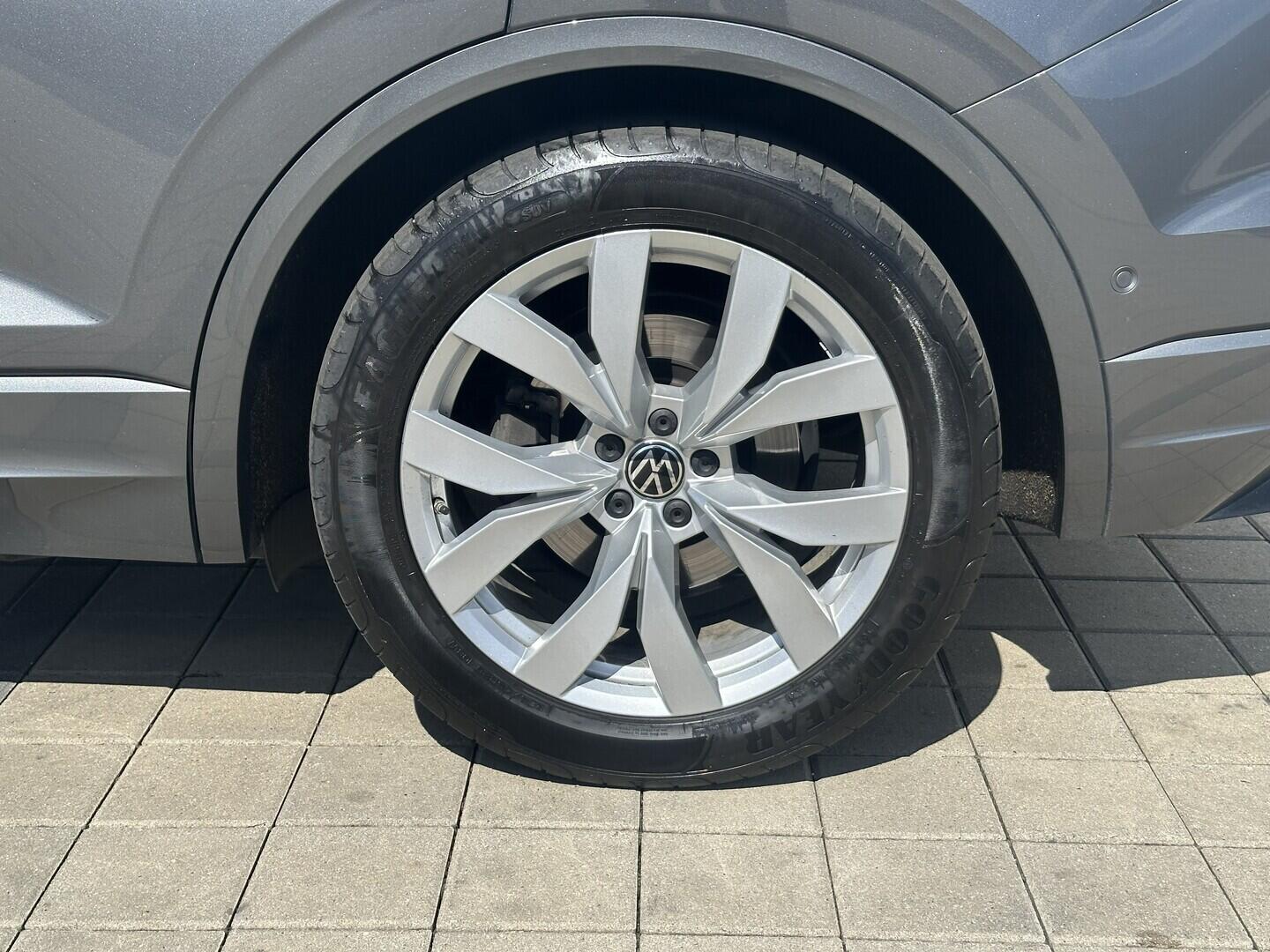 O619V07898_30.webp_TOUAREG R-line 3.0 TDI 210 kW automat, DPH