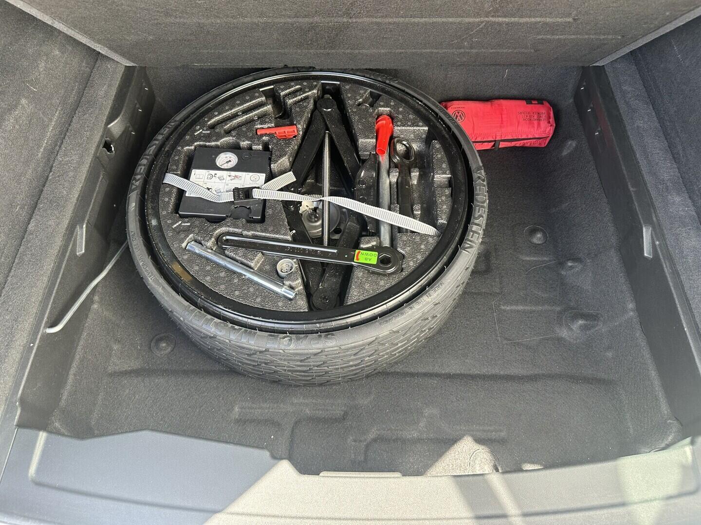 O619V07898_32.webp_TOUAREG R-line 3.0 TDI 210 kW automat, DPH