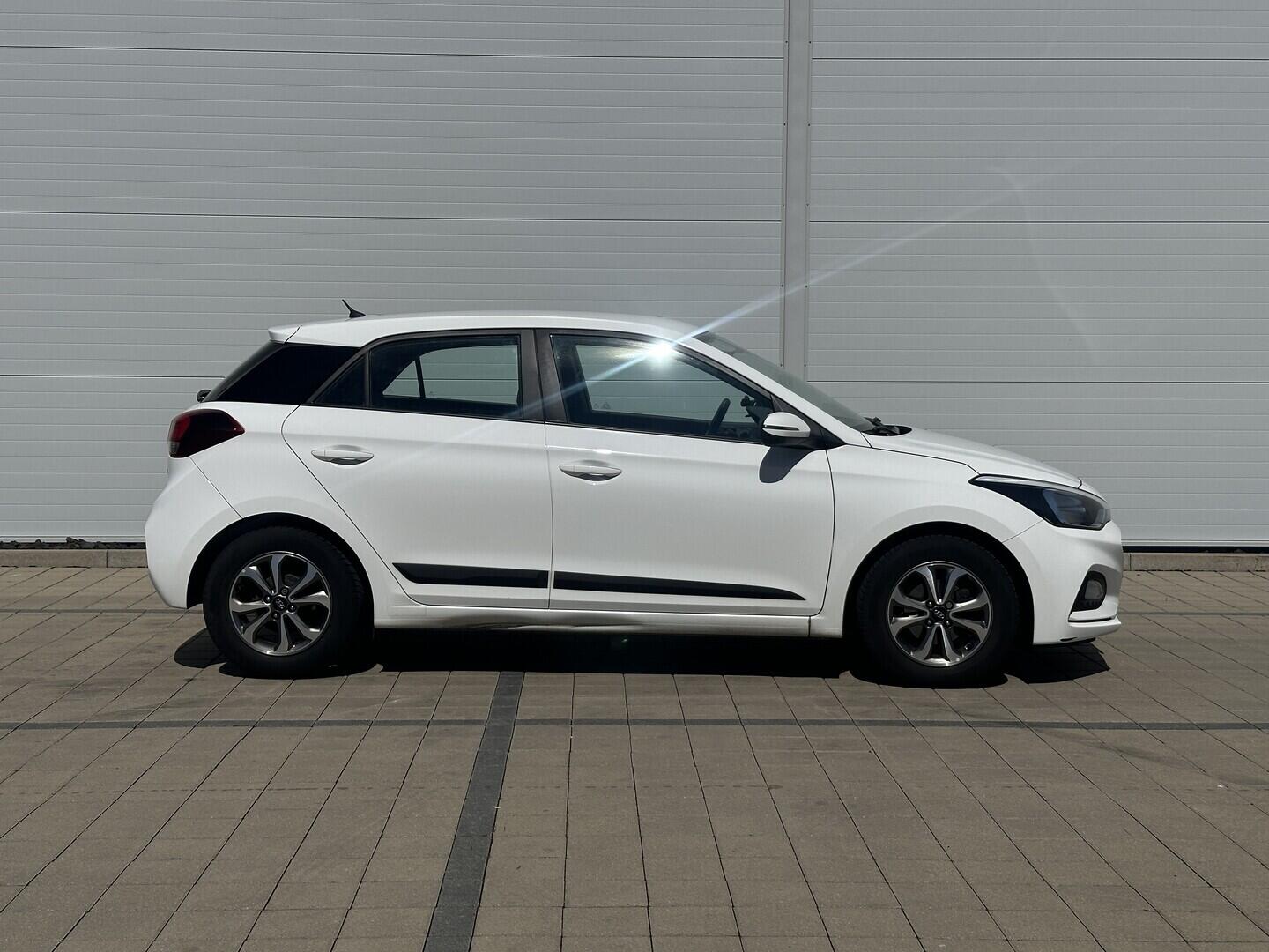 O619V07905_13.webp_I20 Family club 1.2 1.2i 55 kW manuál