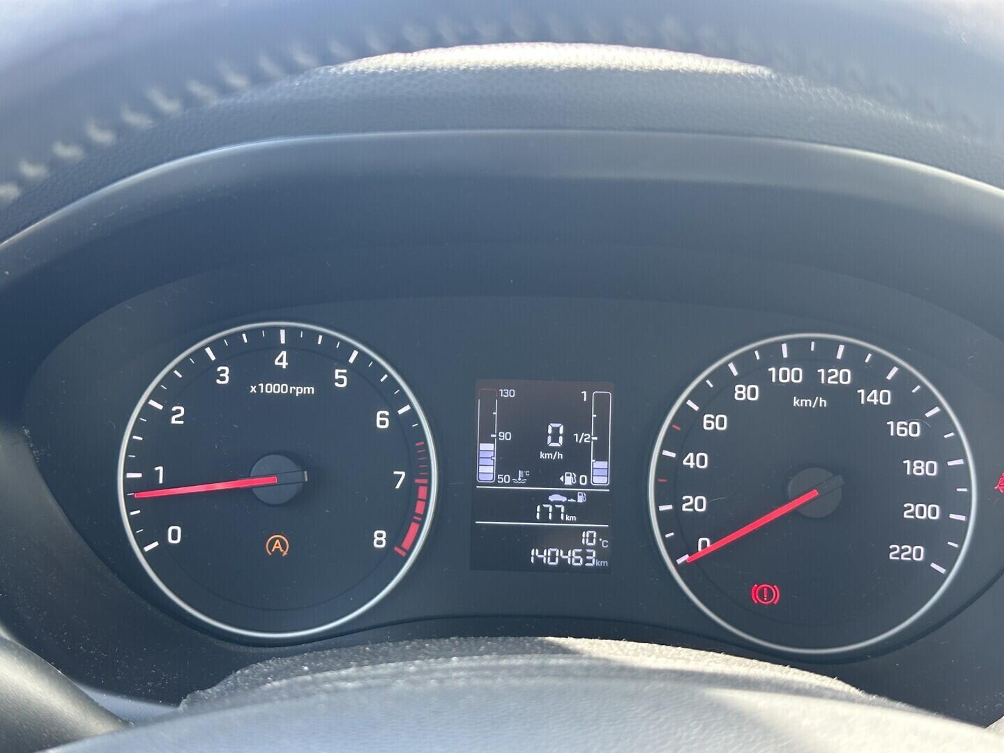 O619V07905_19.webp_I20 Family club 1.2 1.2i 55 kW manuál