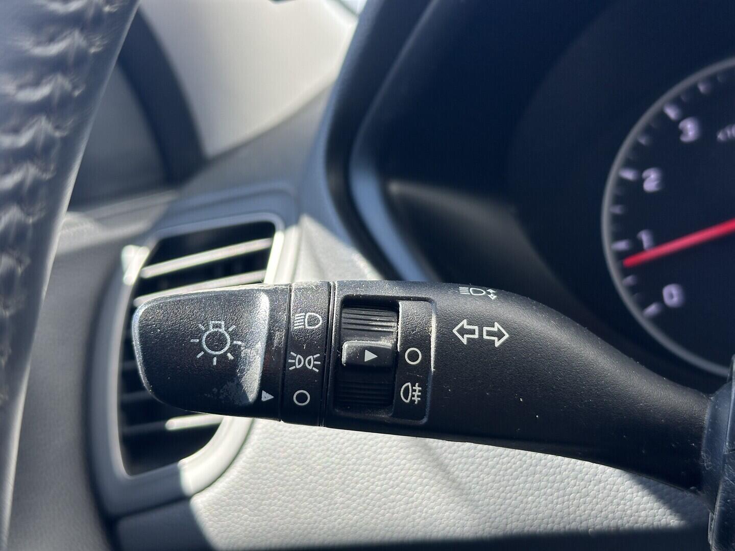 O619V07905_21.webp_I20 Family club 1.2 1.2i 55 kW manuál