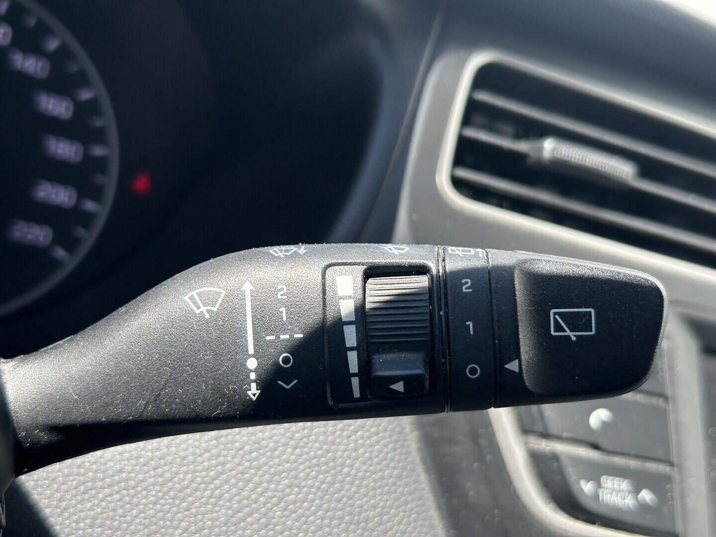 O619V07905_22.webp_I20 Family club 1.2 1.2i 55 kW manuál