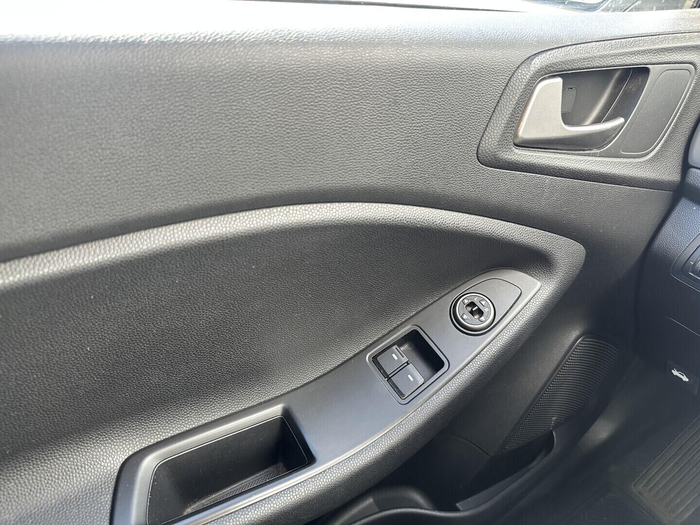 O619V07905_23.webp_I20 Family club 1.2 1.2i 55 kW manuál