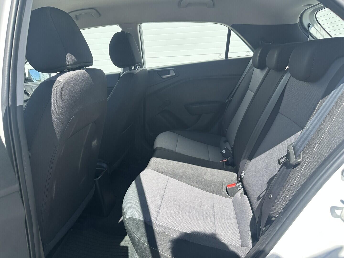 O619V07905_26.webp_I20 Family club 1.2 1.2i 55 kW manuál