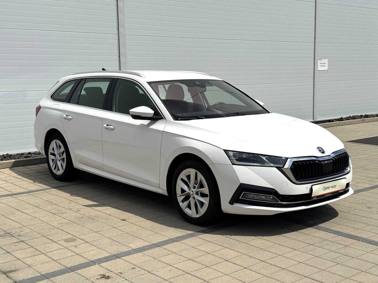 O619V07915_12.webp_OCTAVIA Style 2.0 TDI 85 kW manuál, DPH