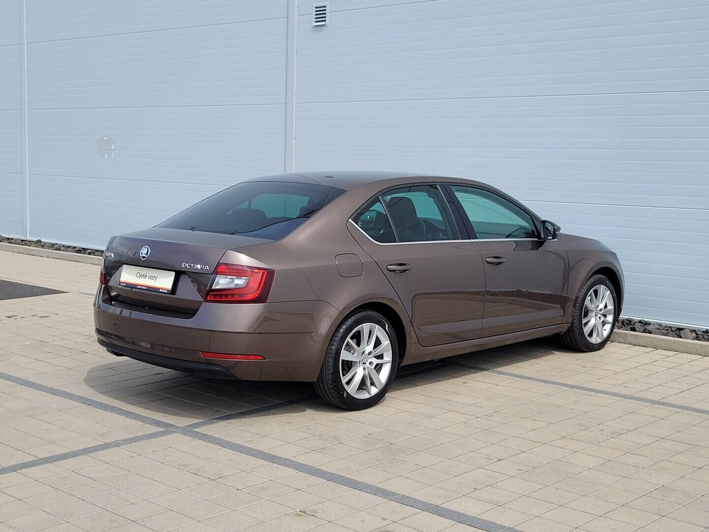 O619V07917_14.webp_OCTAVIA Style 1.6 TDI 85 kW manuál
