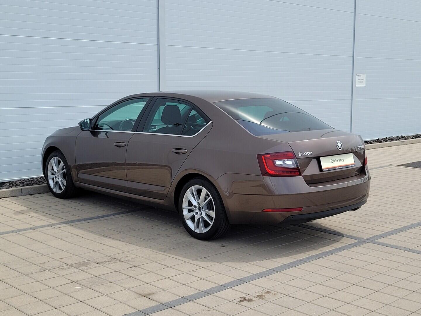 O619V07917_16.webp_OCTAVIA Style 1.6 TDI 85 kW manuál
