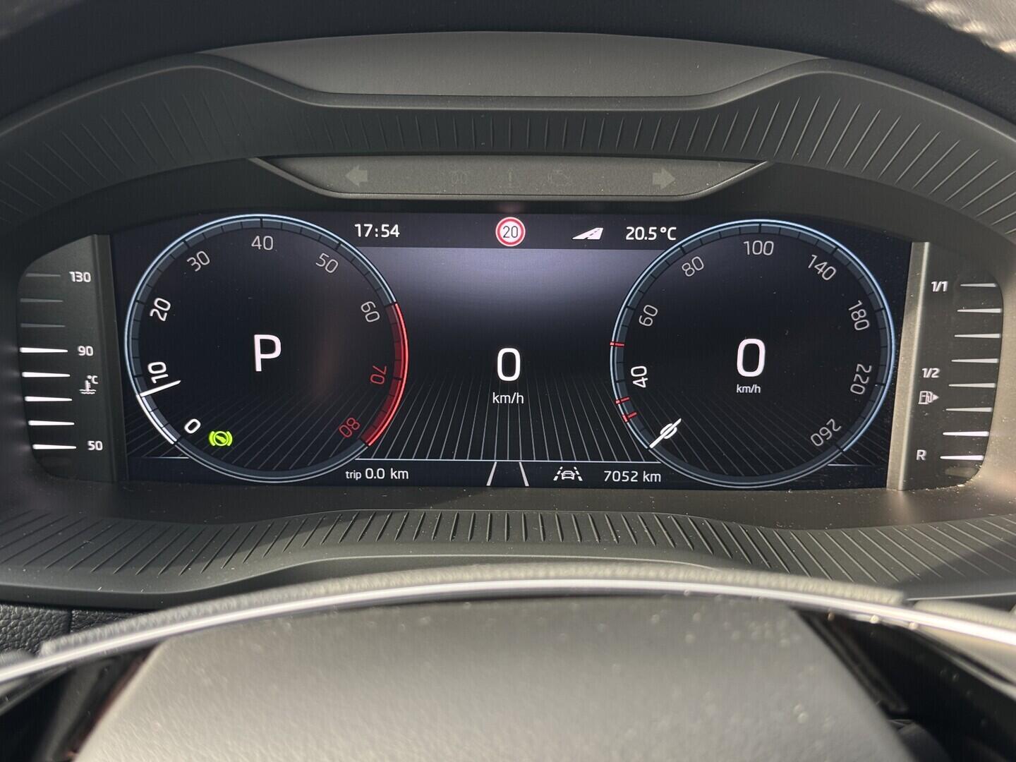 O619V07918_19.webp_KAROQ Selection 1.5 TSI 110 kW automat, DPH