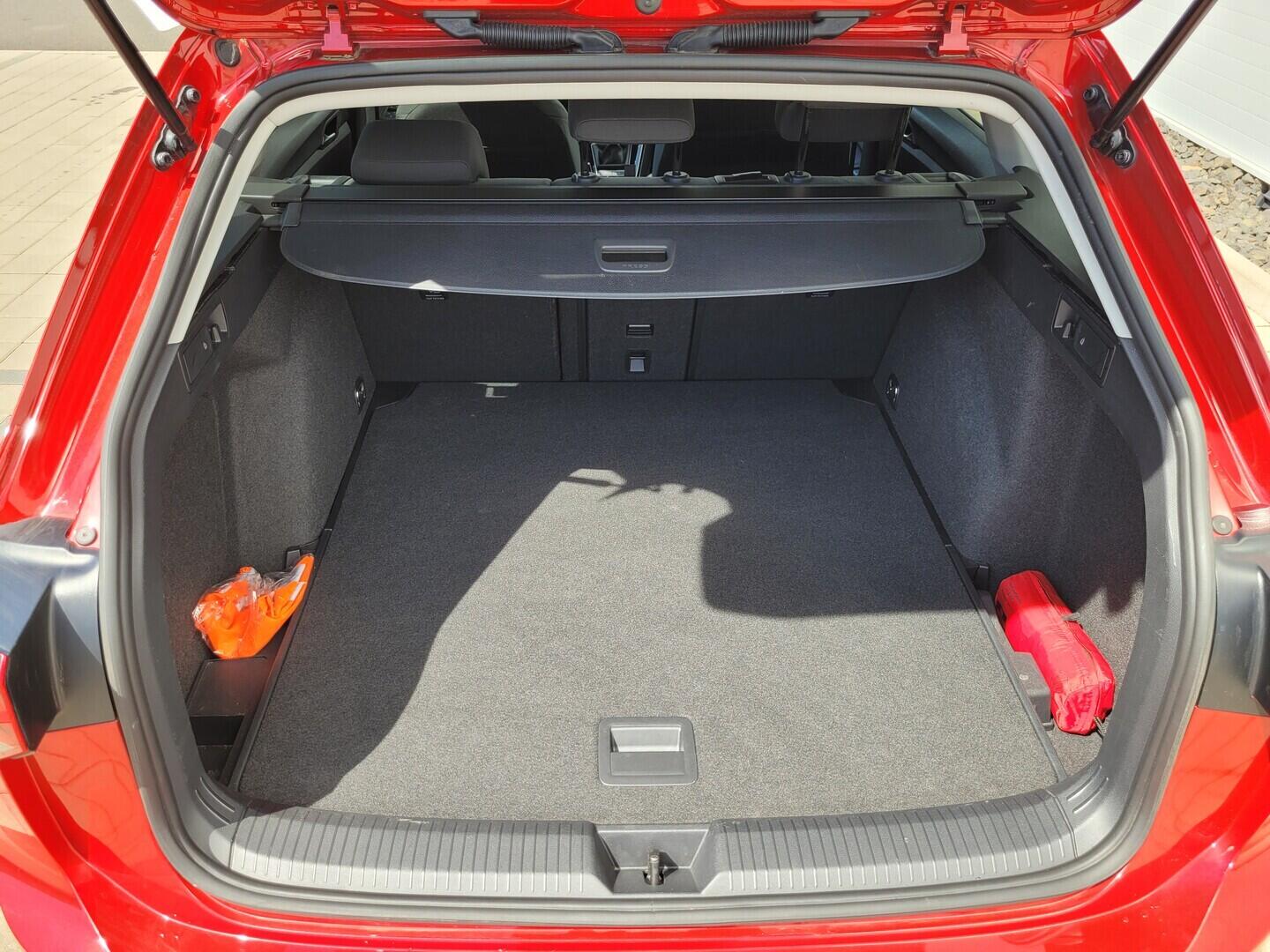 O619V07919_29.webp_GOLF VARIANT Style 1.5 TSI 110 kW manuál, DPH