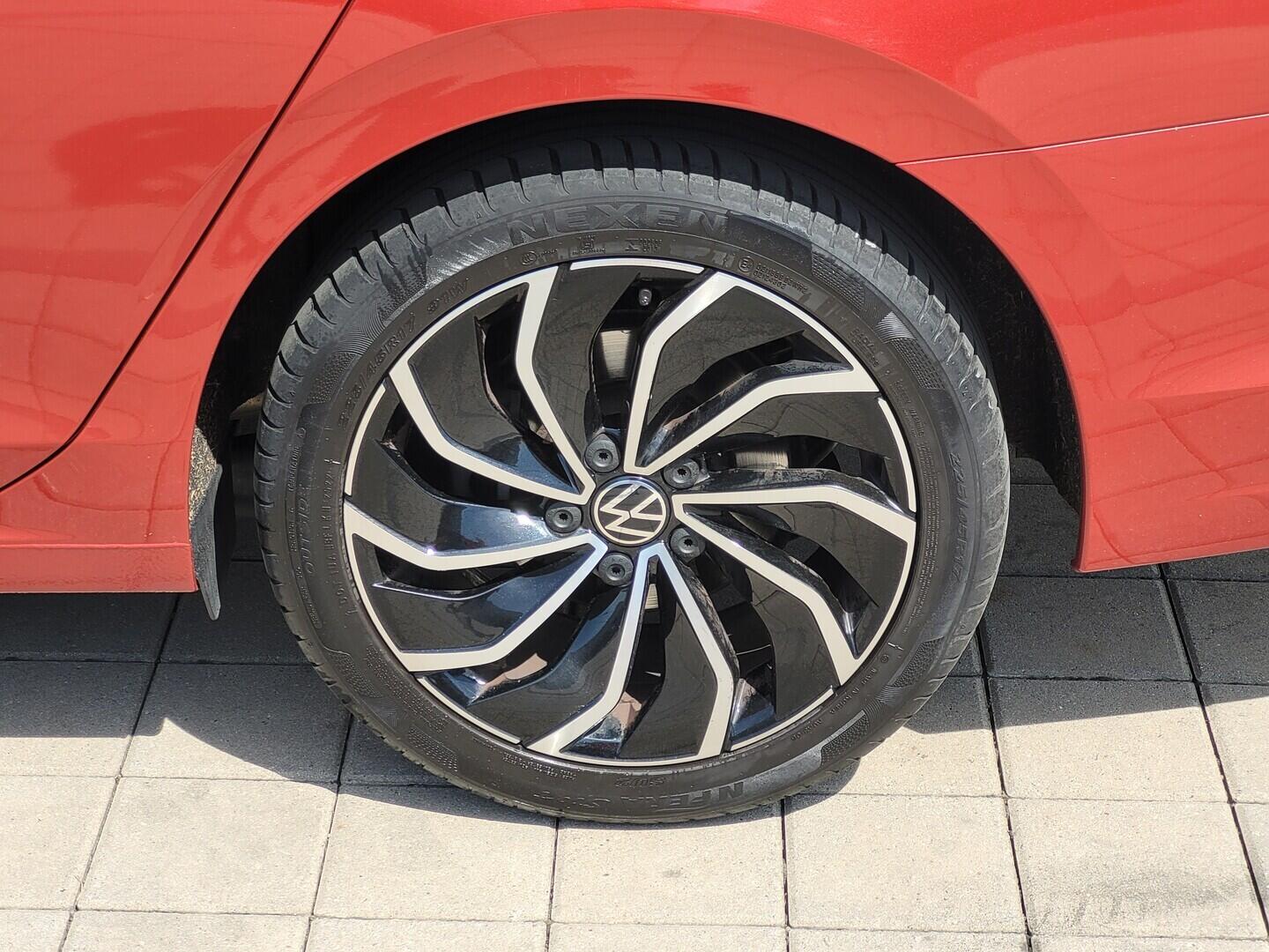 O619V07919_31.webp_GOLF VARIANT Style 1.5 TSI 110 kW manuál, DPH