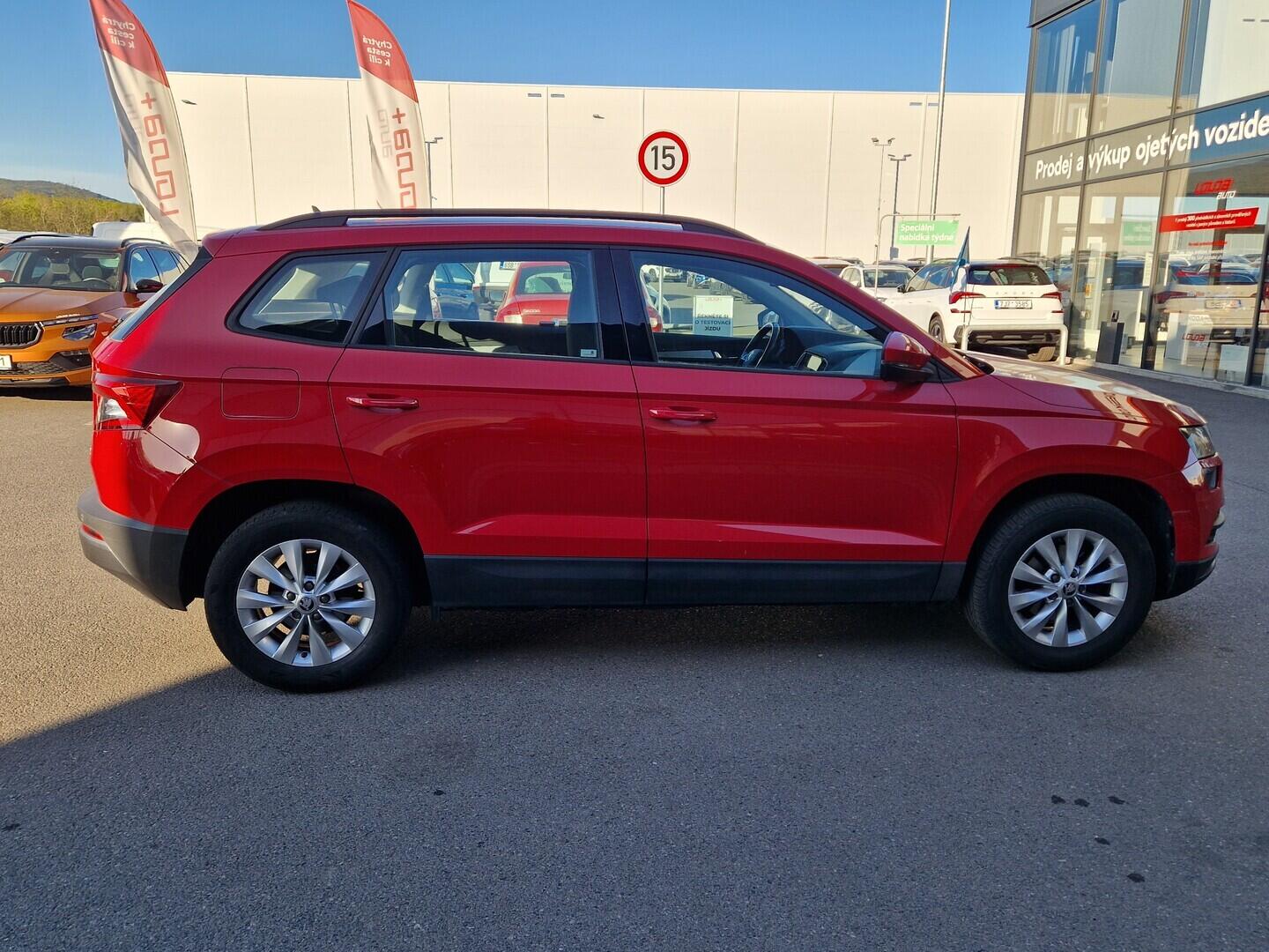 O619V07921_12.webp_KAROQ Ambition 1.5 TSI 110 kW manuál