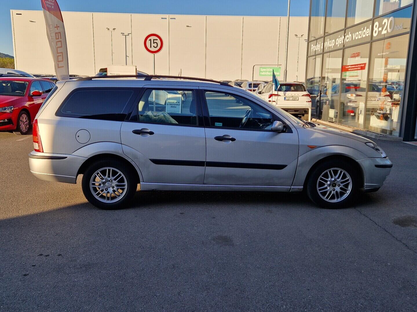 O619V07922_12.webp_FOCUS Comfort 1.6 16V 74 kW manuál