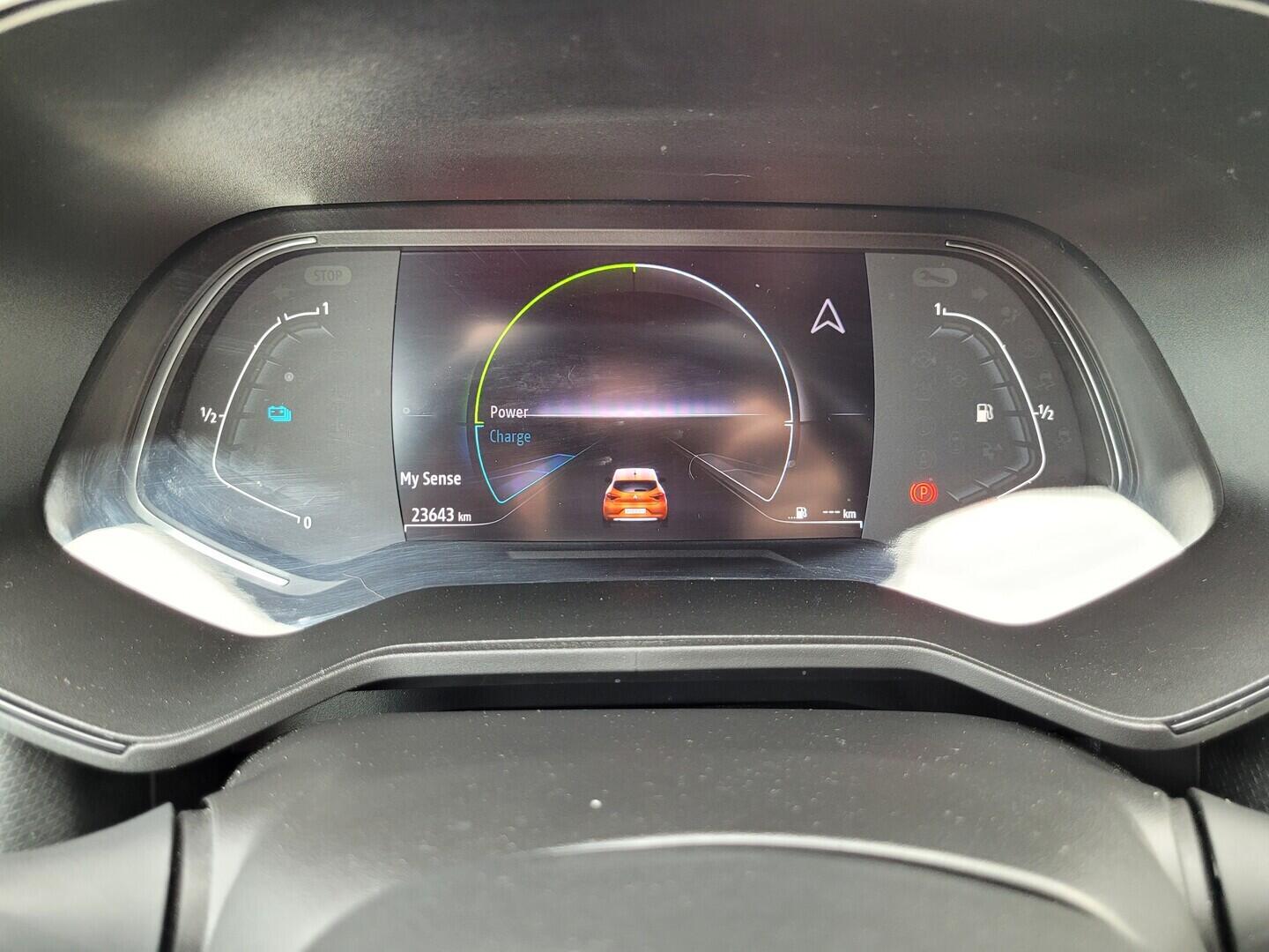O619V07936_19.webp_CLIO Intense 1.6             103 kW automat