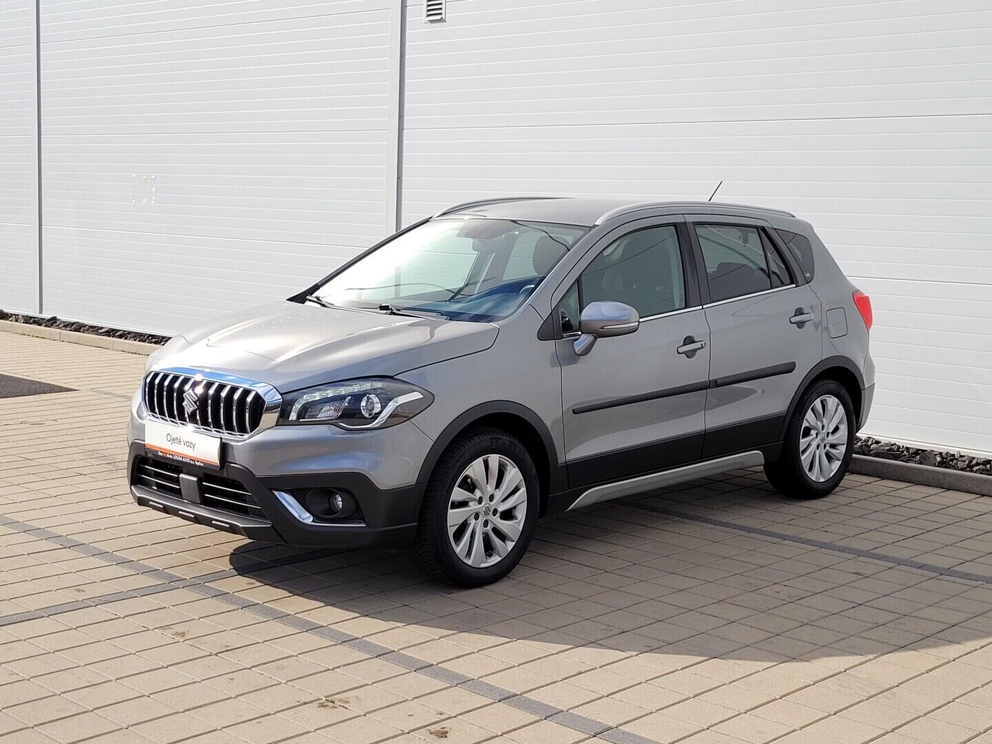 O619V07969_10.webp_SX4 S-CROSS Premium Allgrip 1.0 BoosterJet 82 kW manuál