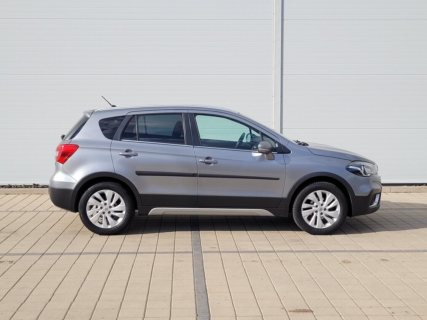 O619V07969_13.webp_SX4 S-CROSS Premium Allgrip 1.0 BoosterJet 82 kW manuál