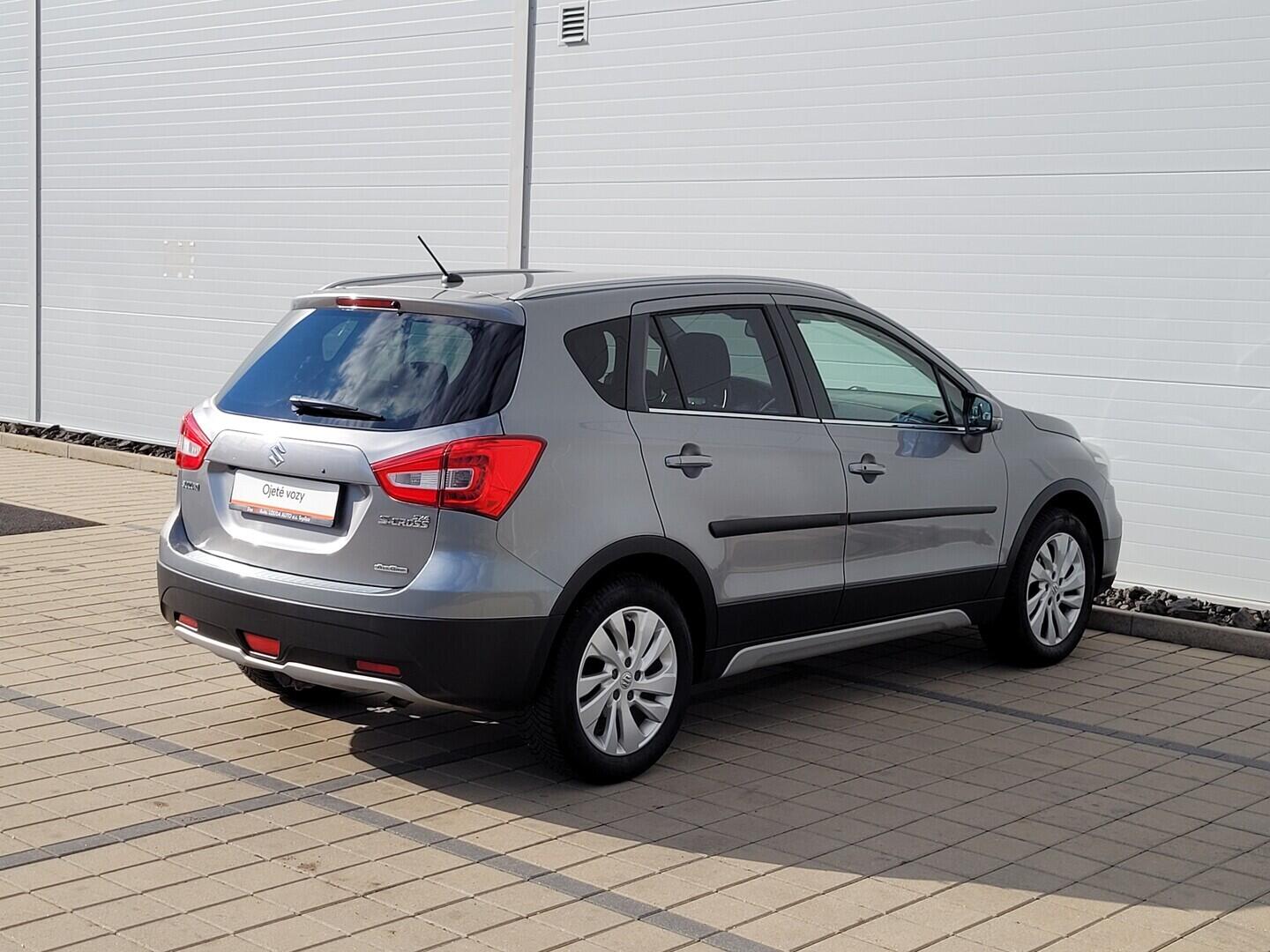 O619V07969_14.webp_SX4 S-CROSS Premium Allgrip 1.0 BoosterJet 82 kW manuál
