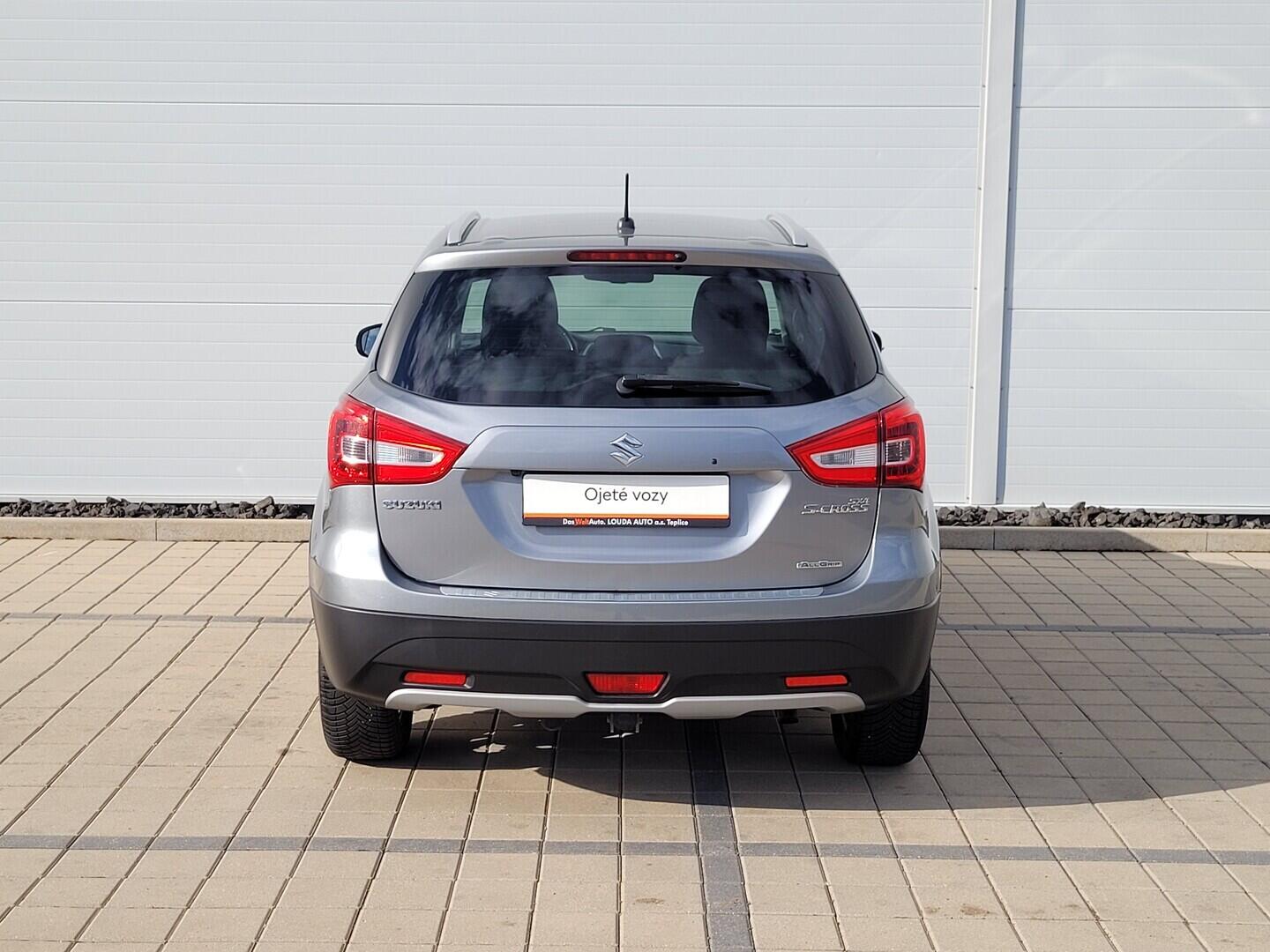 O619V07969_15.webp_SX4 S-CROSS Premium Allgrip 1.0 BoosterJet 82 kW manuál