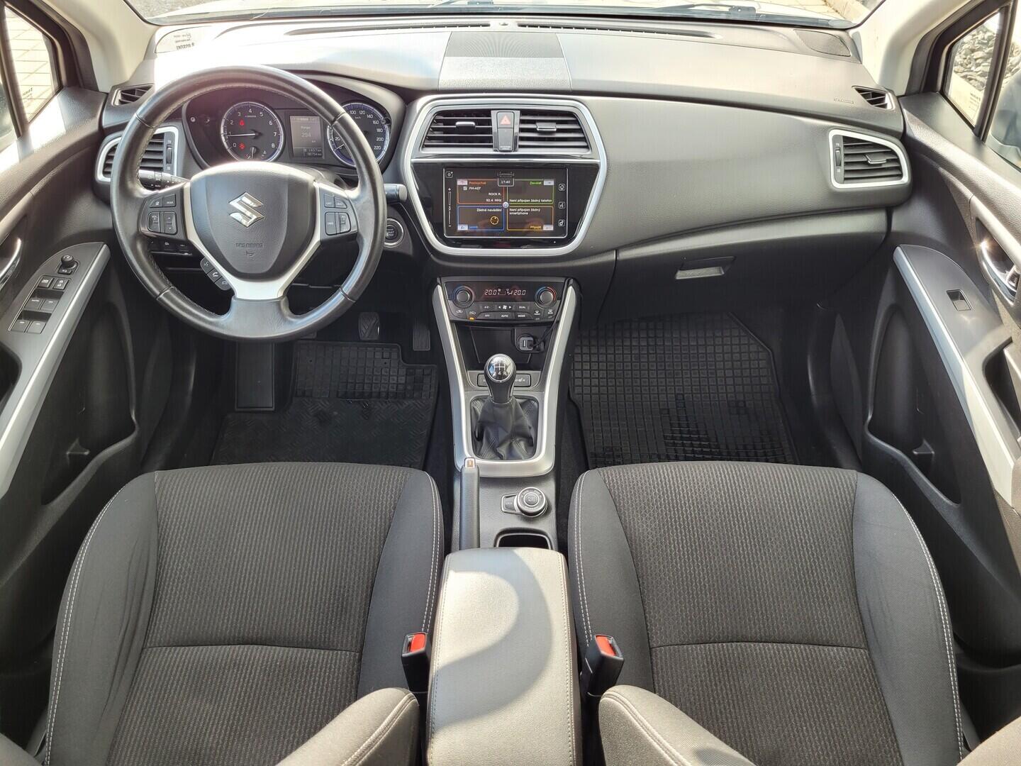 O619V07969_18.webp_SX4 S-CROSS Premium Allgrip 1.0 BoosterJet 82 kW manuál