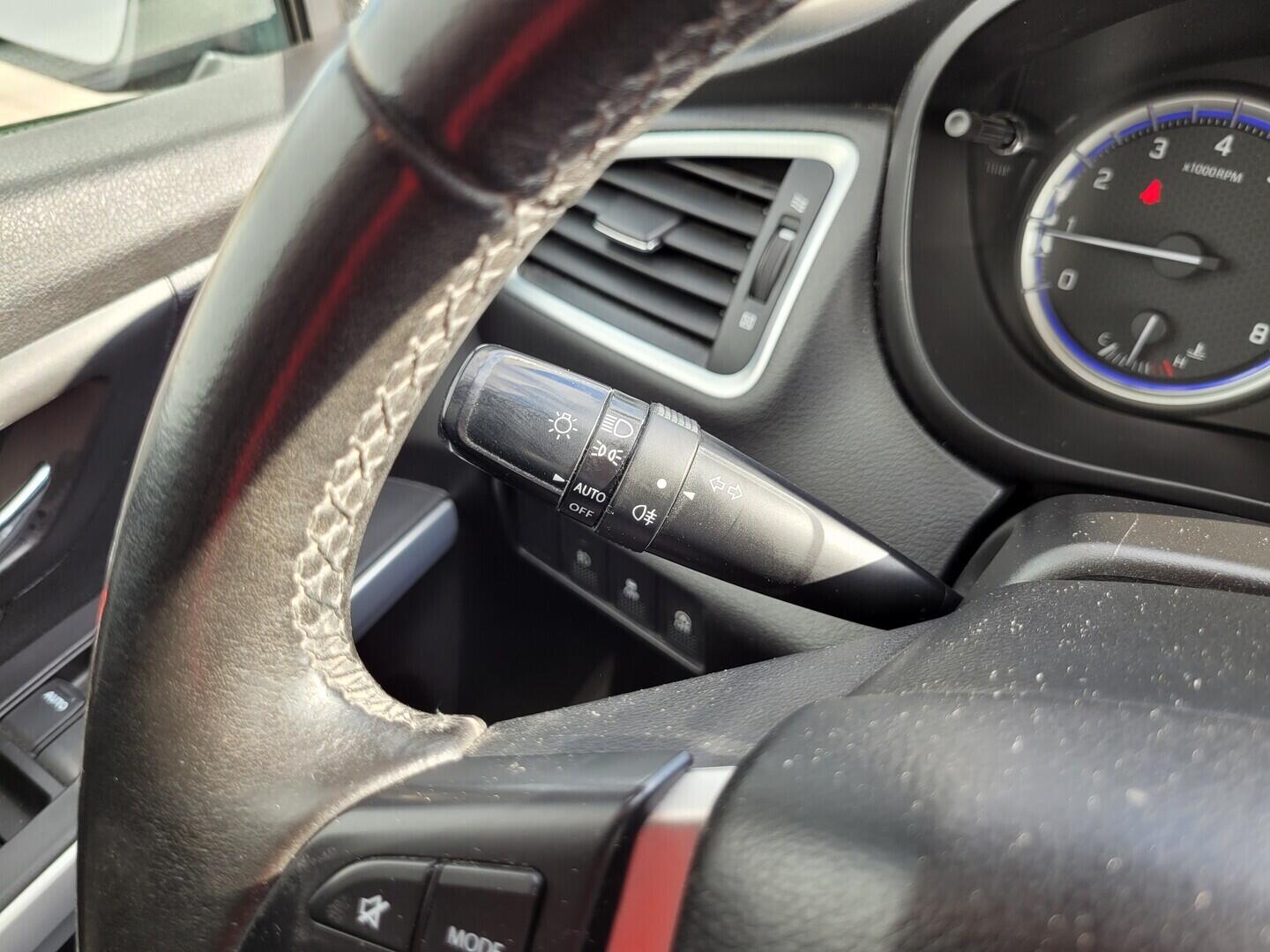 O619V07969_25.webp_SX4 S-CROSS Premium Allgrip 1.0 BoosterJet 82 kW manuál