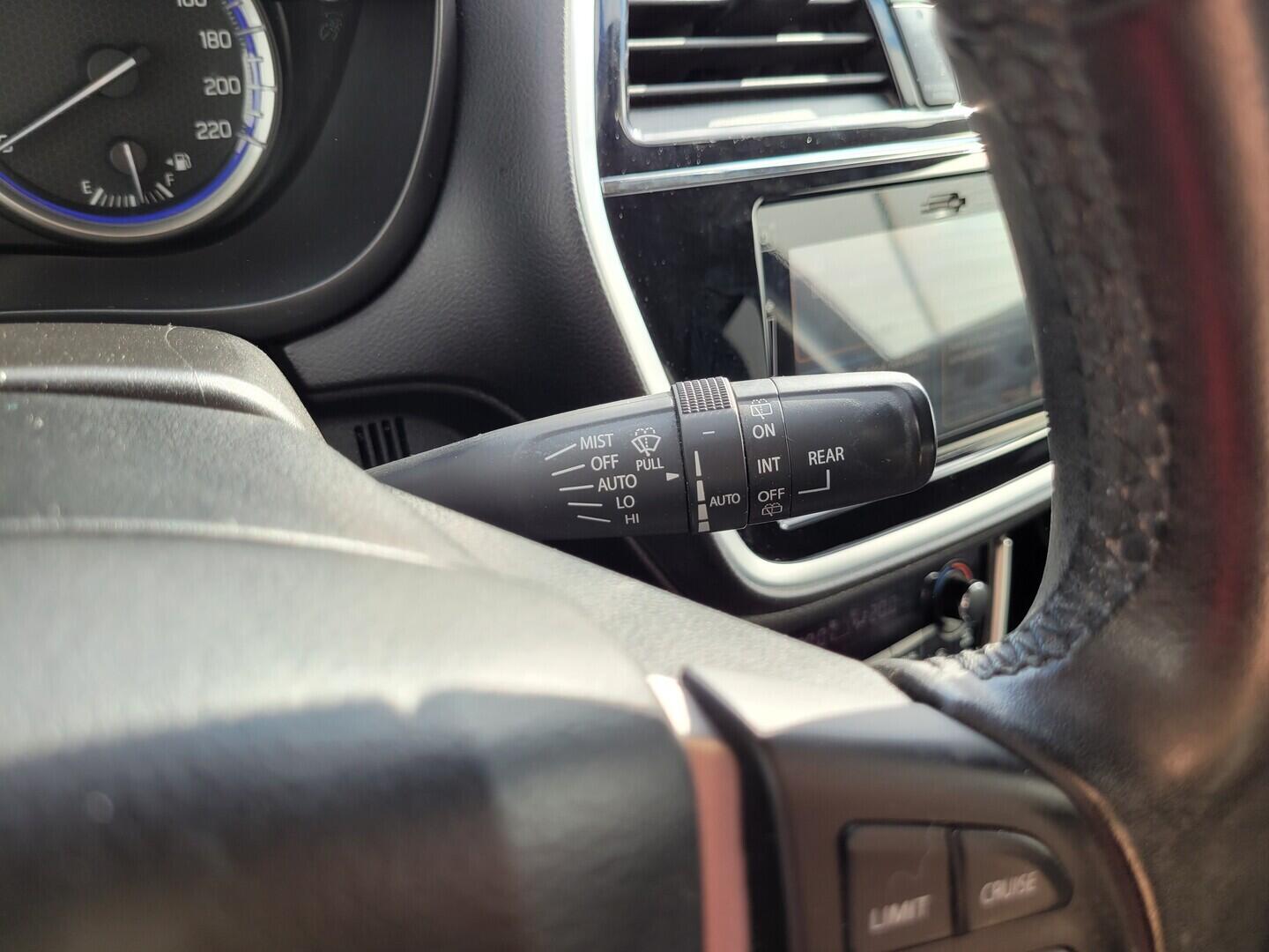 O619V07969_26.webp_SX4 S-CROSS Premium Allgrip 1.0 BoosterJet 82 kW manuál